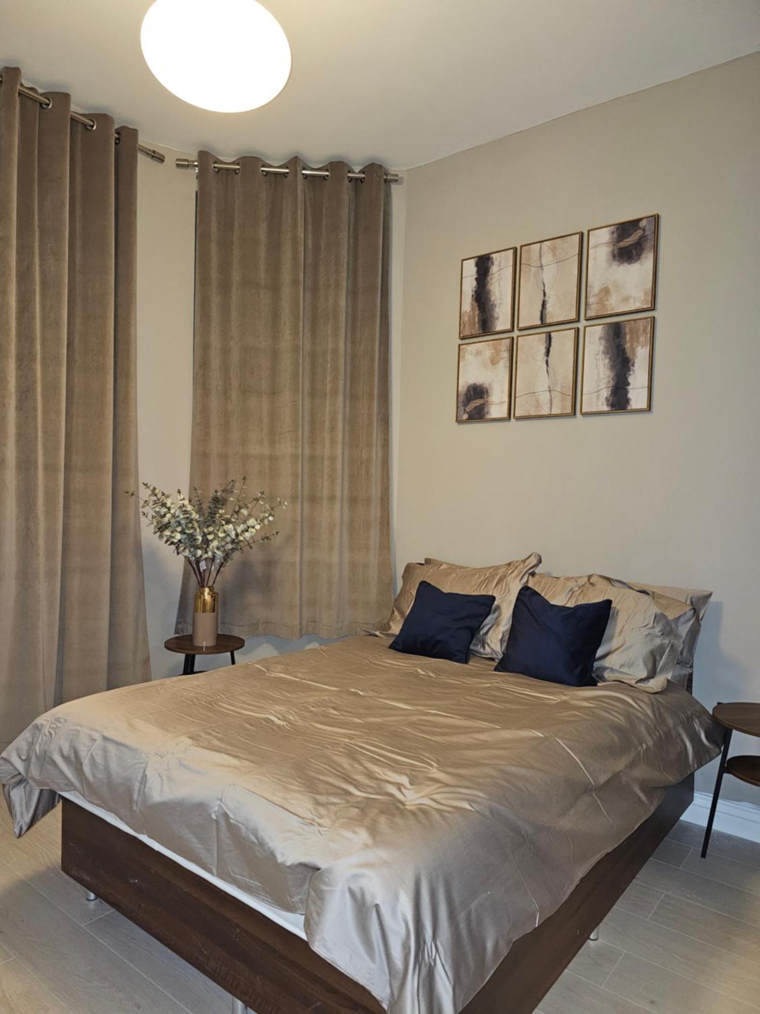 Spacious Four Bedroom Four Bathroom Flat In West Kensington * Londra