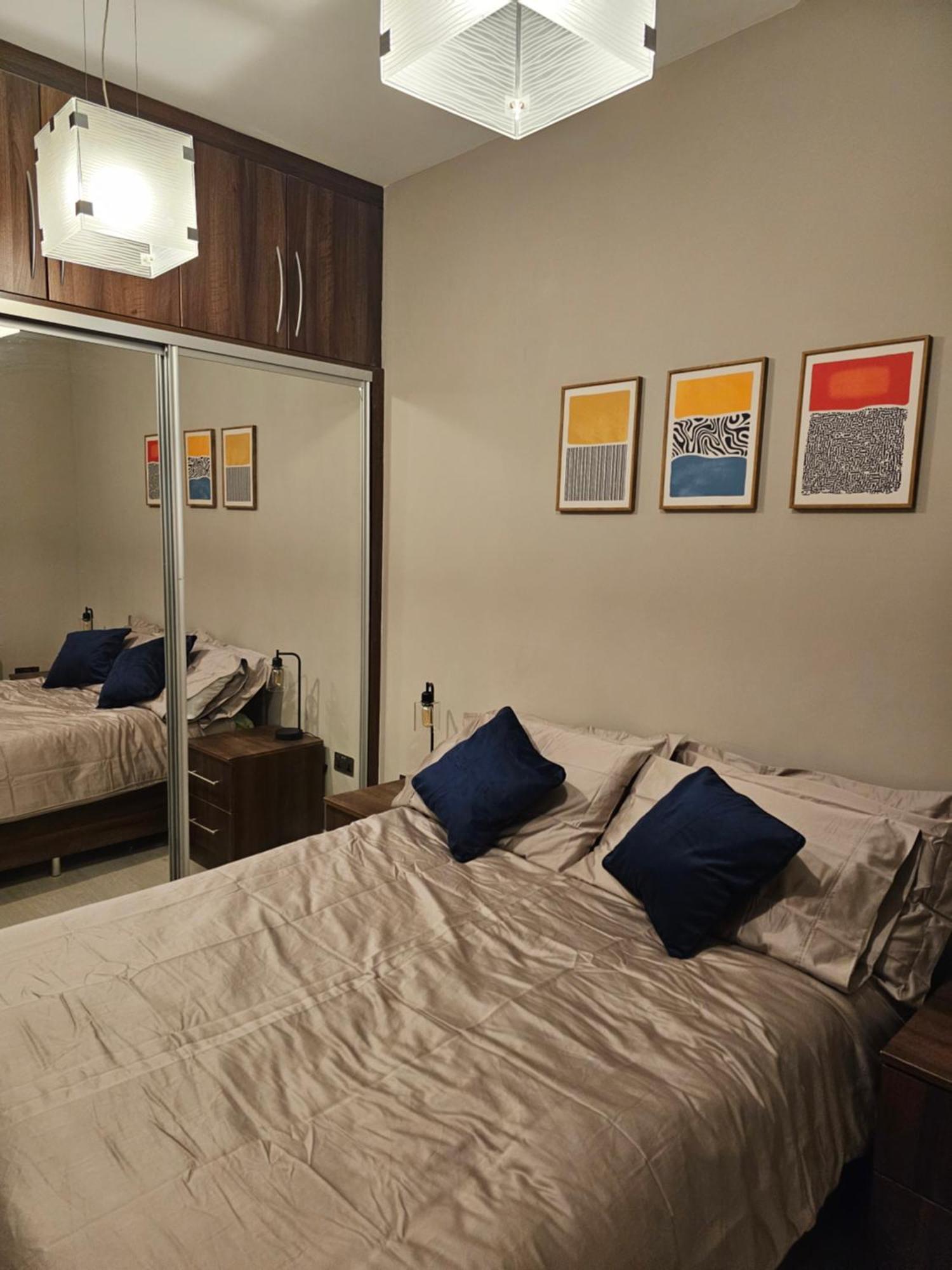 Spacious Four Bedroom Four Bathroom Flat In West Kensington Londra