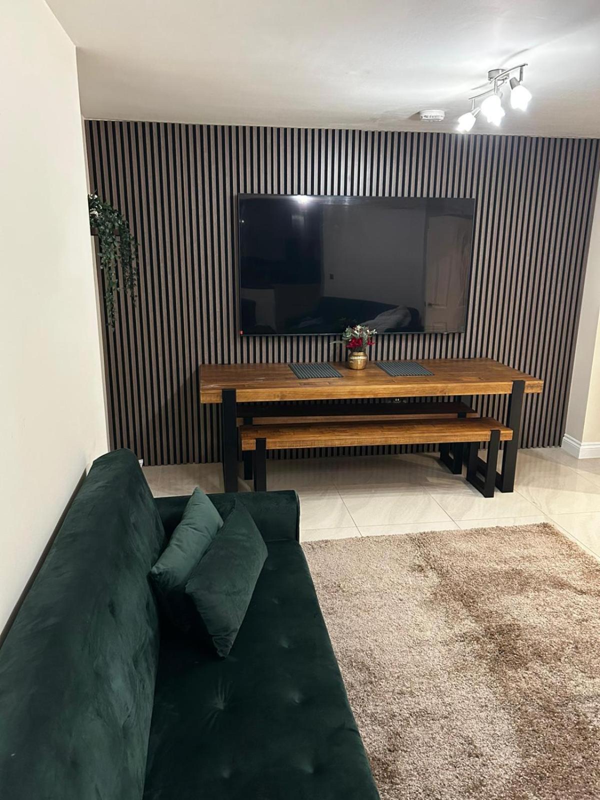 Appartamento Spacious Four Bedroom Four Bathroom Flat In West Kensington Londra