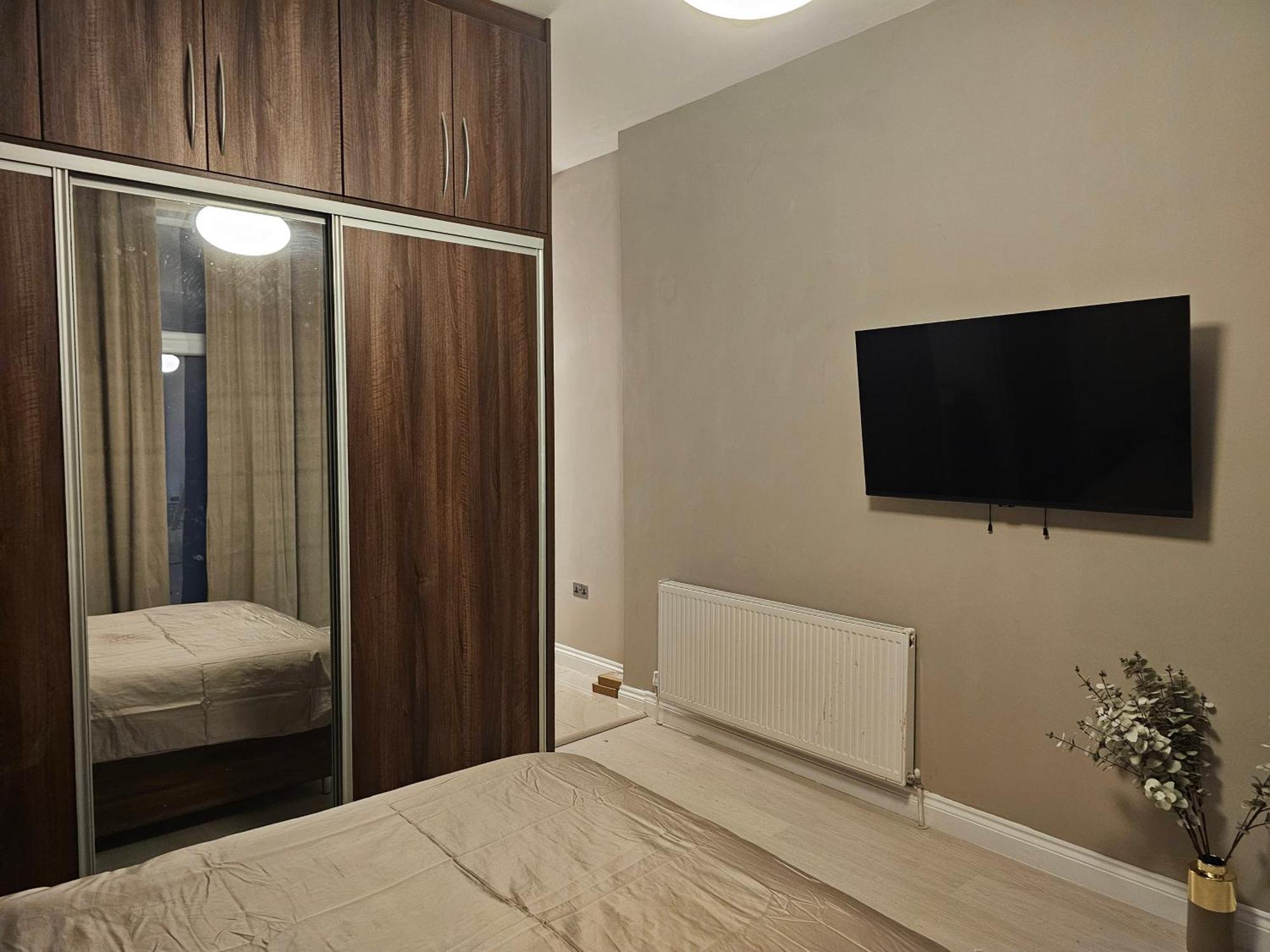 Spacious Four Bedroom Four Bathroom Flat In West Kensington Appartamento Londra