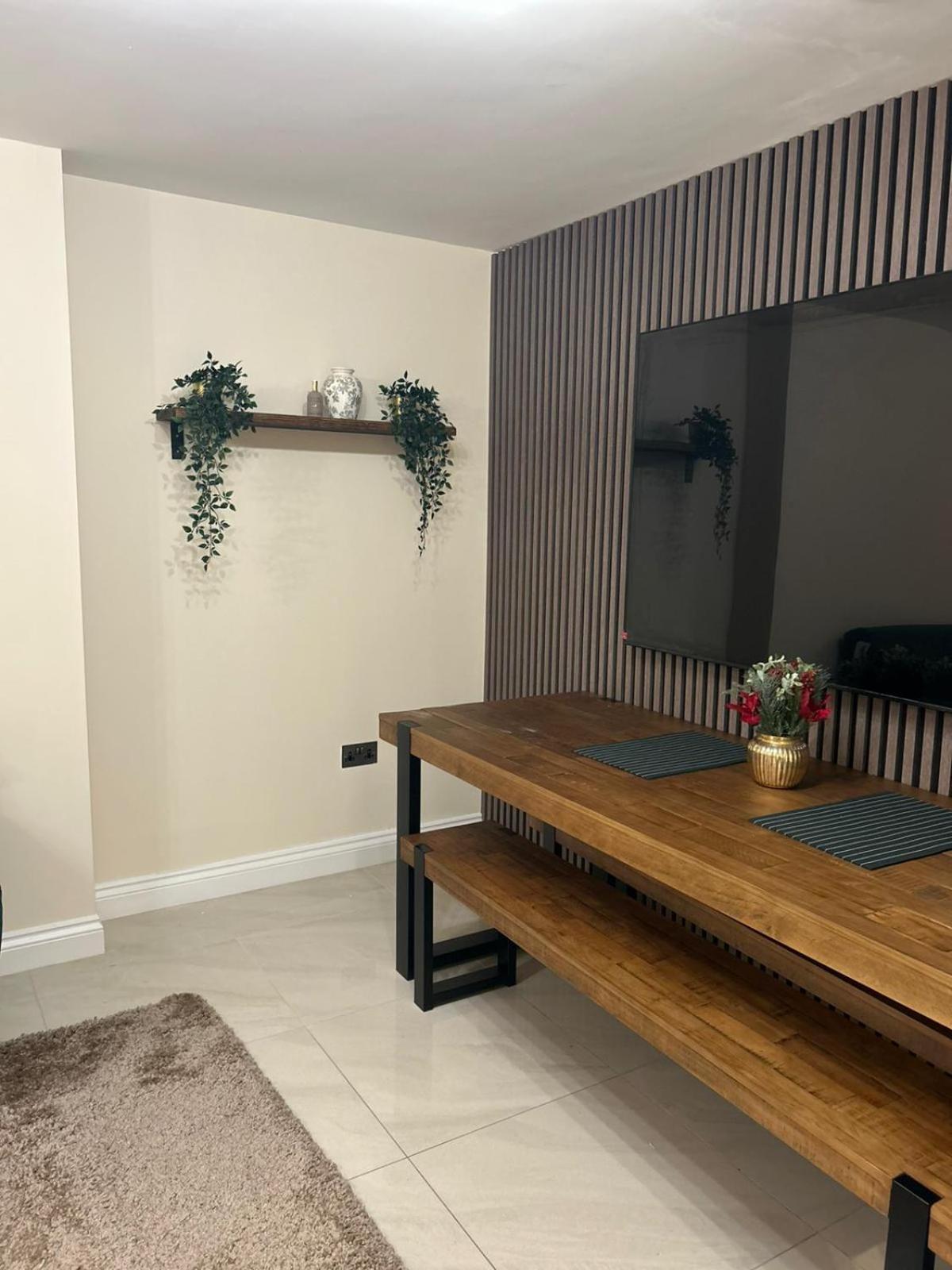 Appartamento Spacious Four Bedroom Four Bathroom Flat In West Kensington Londra