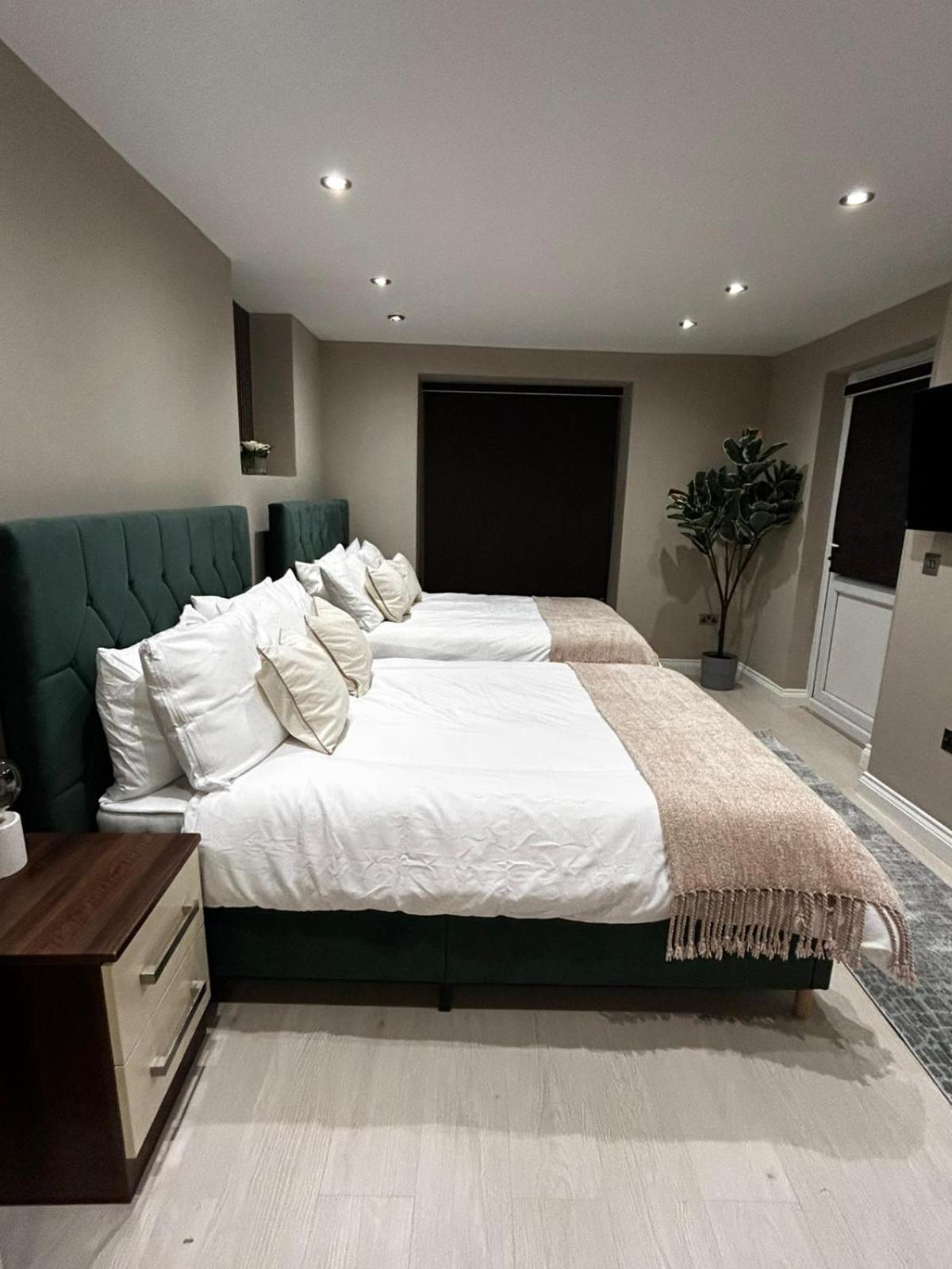 Spacious Four Bedroom Four Bathroom Flat In West Kensington Appartamento *