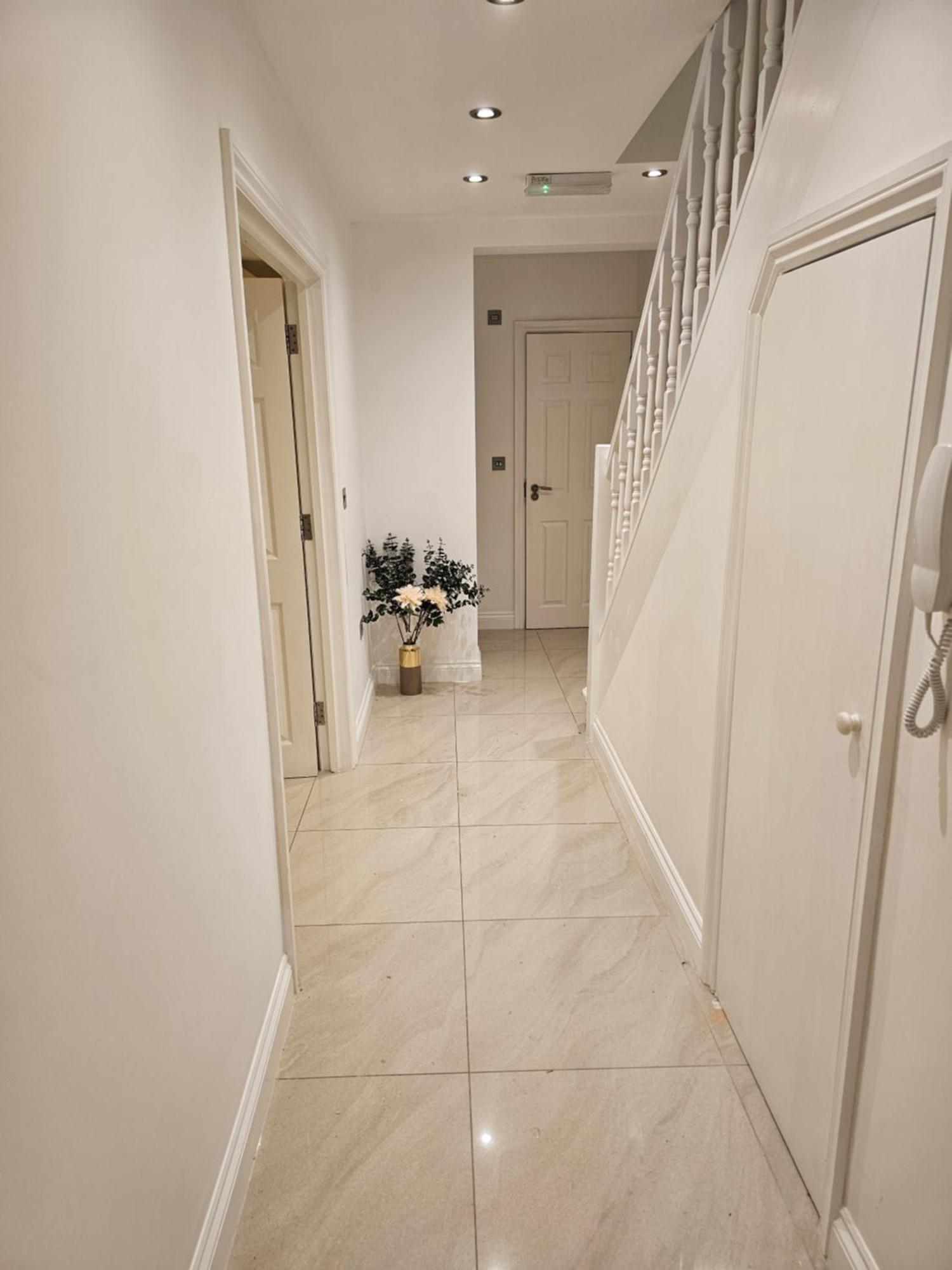 Spacious Four Bedroom Four Bathroom Flat In West Kensington Appartamento *