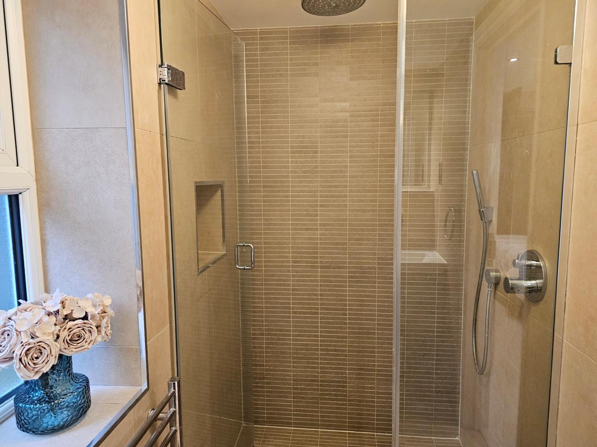 Spacious Four Bedroom Four Bathroom Flat In West Kensington Appartamento Londra